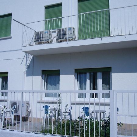 Appartamenti Condominio Daniele Grado Cameră foto