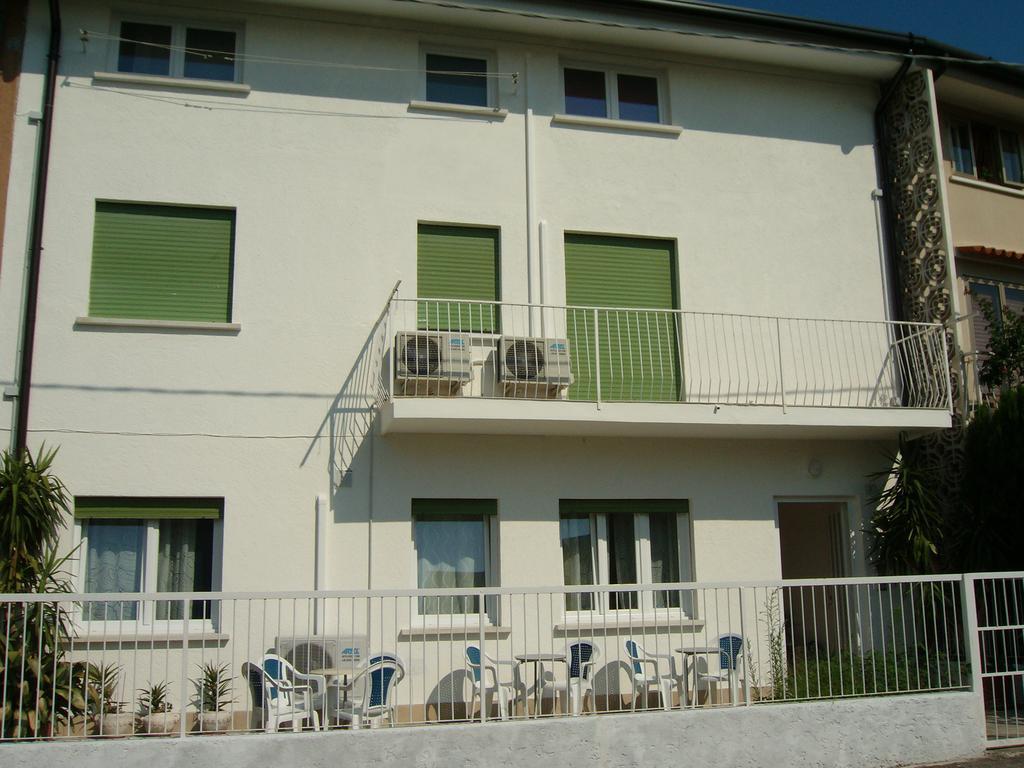 Appartamenti Condominio Daniele Grado Cameră foto