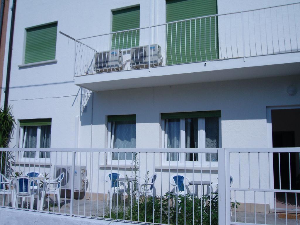 Appartamenti Condominio Daniele Grado Cameră foto